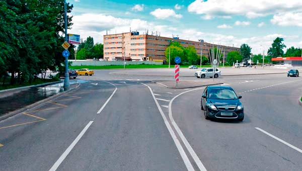 Как правильно занимать полосу перед поворотом