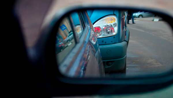 Почему важно смотреть в зеркала каждые 5 секунд